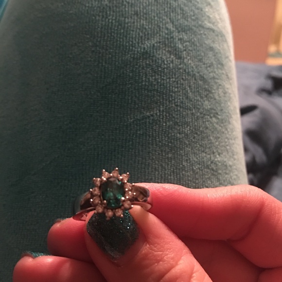 Gemstone ring - Picture 4 of 8