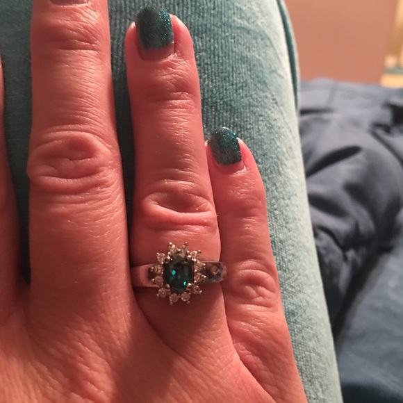 Gemstone ring - Picture 6 of 8