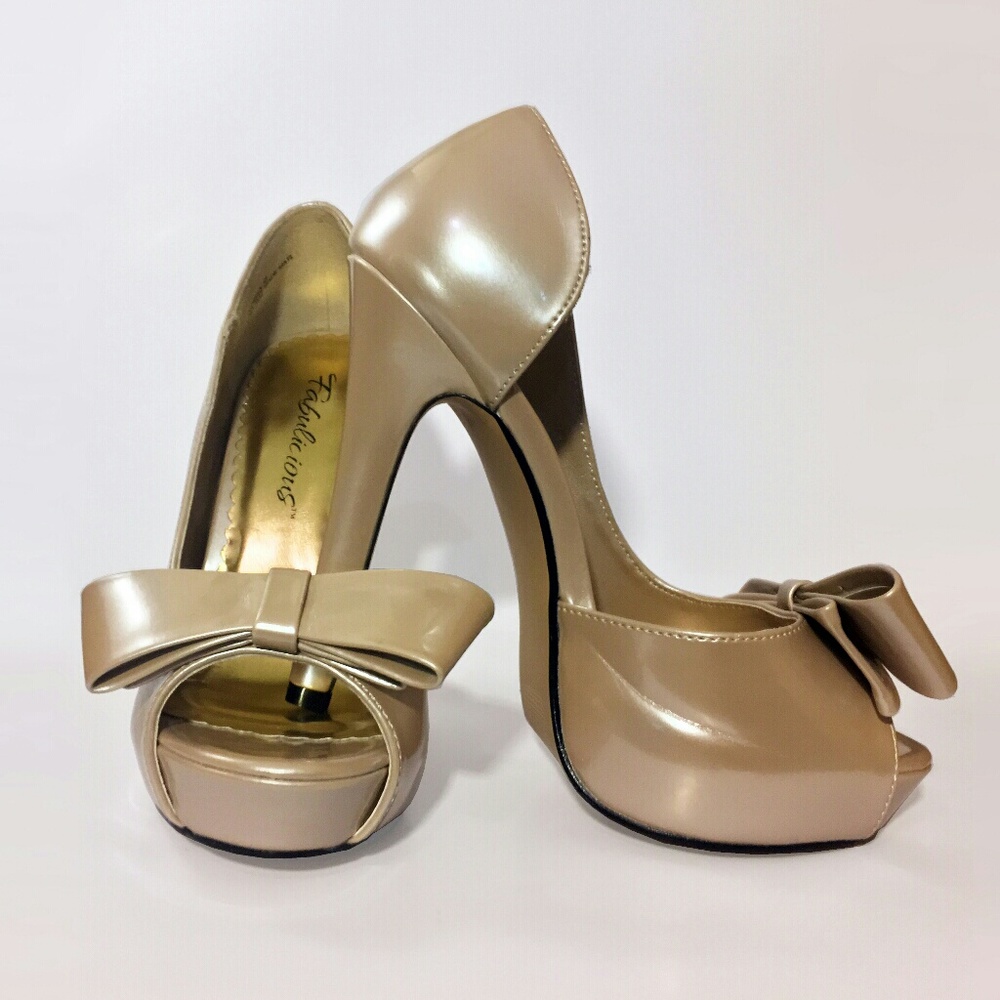 Pinup Couture Champagne Heels size 5