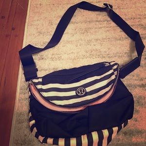 Lululemon festival bag