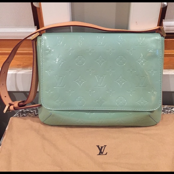 Louis Vuitton Handbags - 🎉🎊HP🎊🎉 Louis Vuitton Vernis Patent Leather Bag