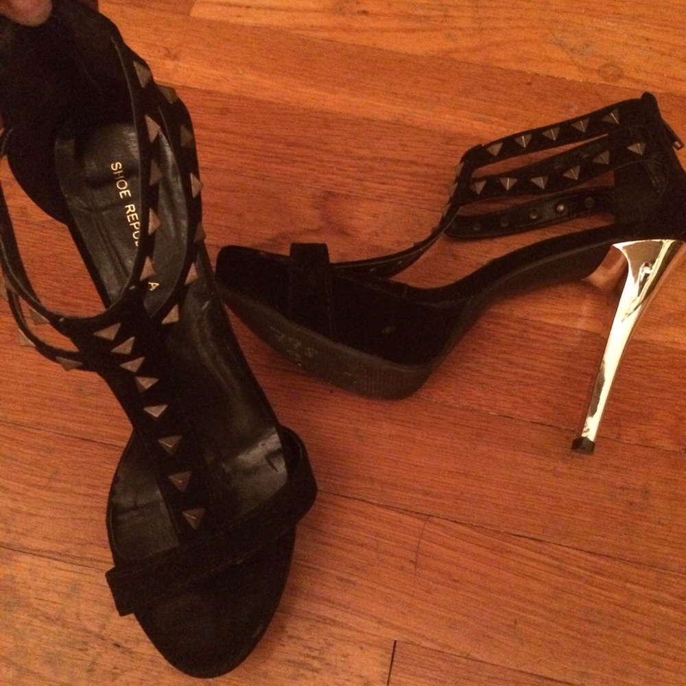 ⚡💲 DAY sale⚡ Studded sexy heel size 7 - Picture 2 of 4