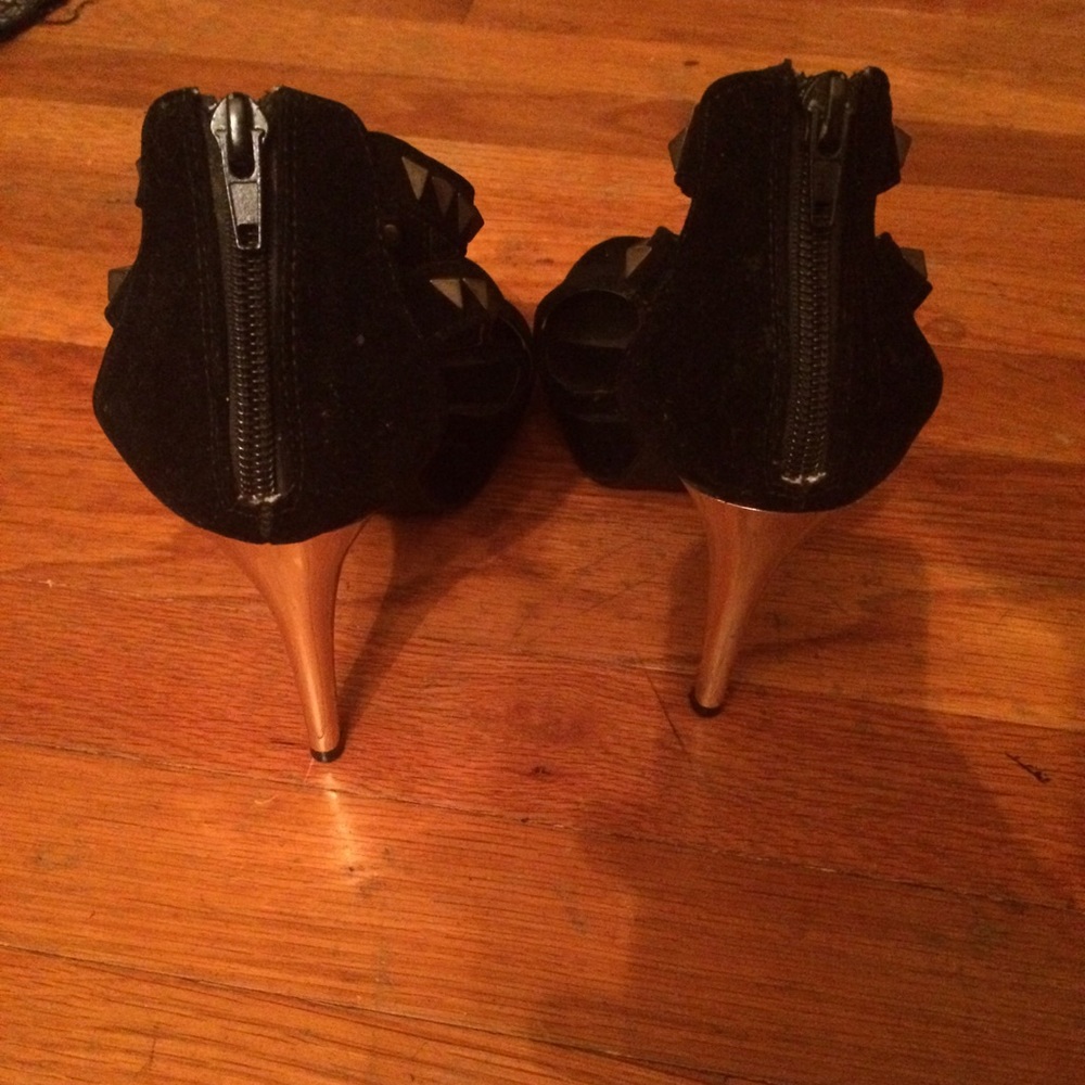 ⚡💲 DAY sale⚡ Studded sexy heel size 7 - Picture 3 of 4