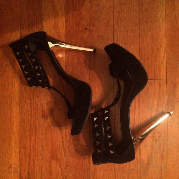 Shoes - ⚡💲 DAY sale⚡  Studded sexy heel size 7