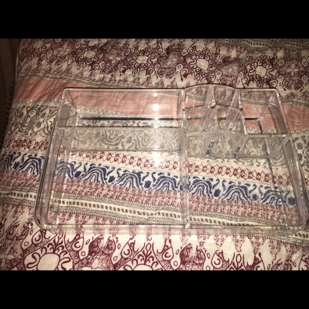 Makeup organizer