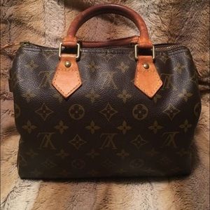👜 Louis Vuitton Speedy Purse with locket 👜