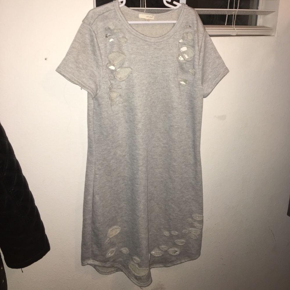 WET SEAL grey dress touches knees