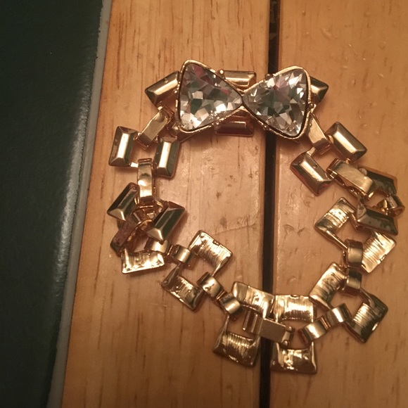 1 left!!! Bow bracelet - Picture 2 of 4