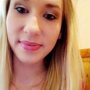 Meet your Posher, Emileejo