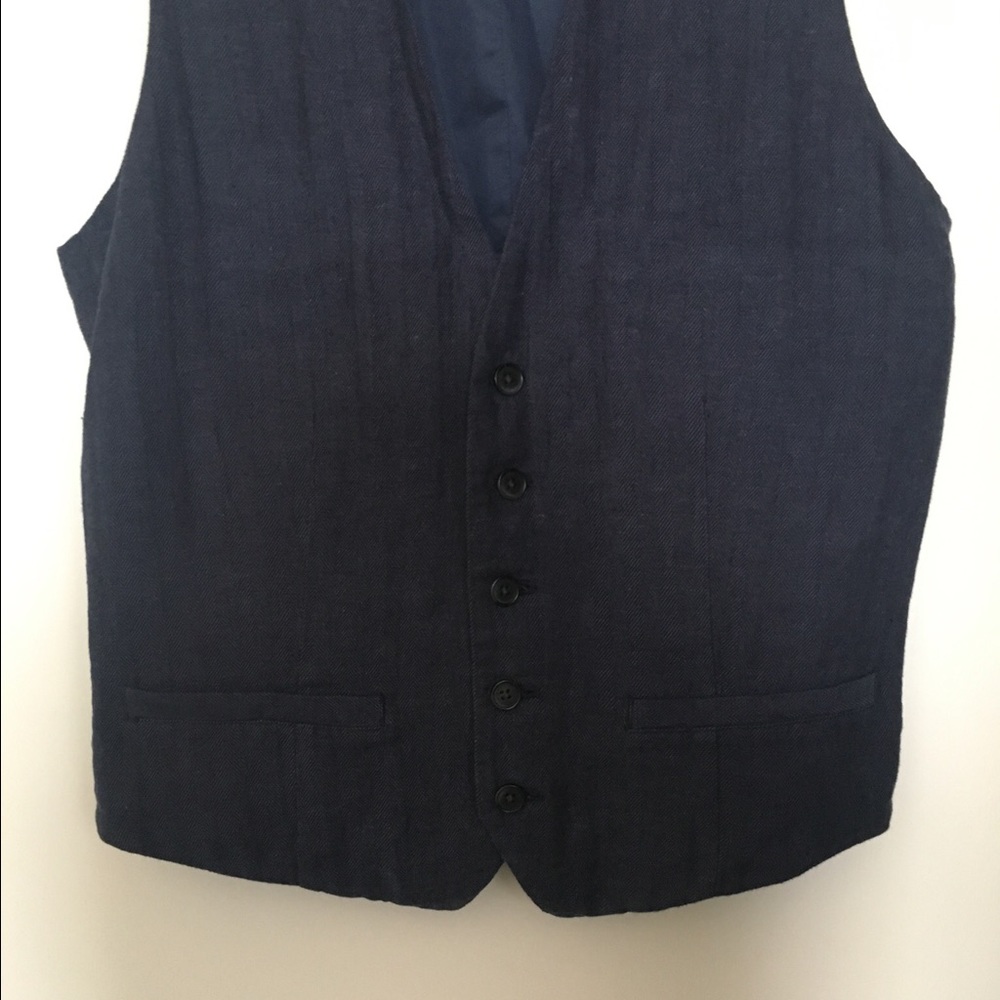 Fossil Vest - Picture 2 of 5
