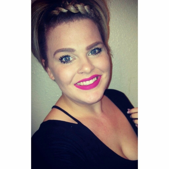 Meet your Posher, Carly - Picture 1 of 1