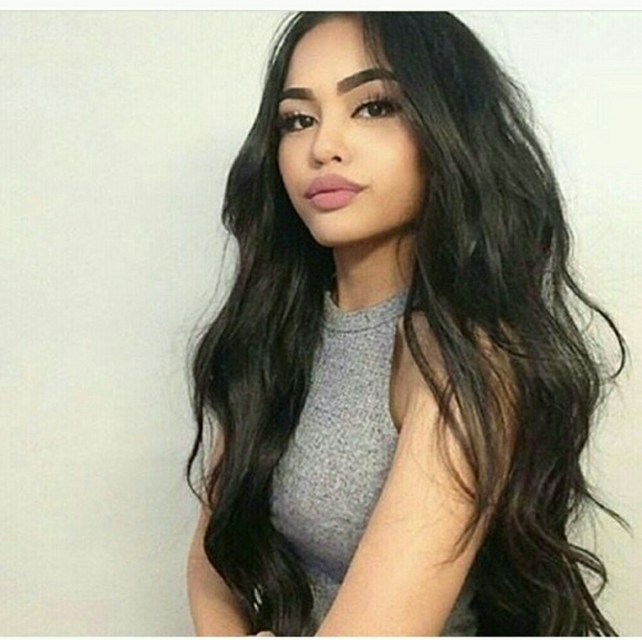 Wavy black Beauty Wig 24-26 inches!!