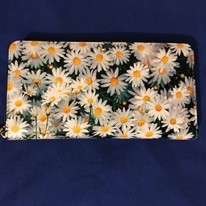 Kate Spade Daisy Print Wallet✨