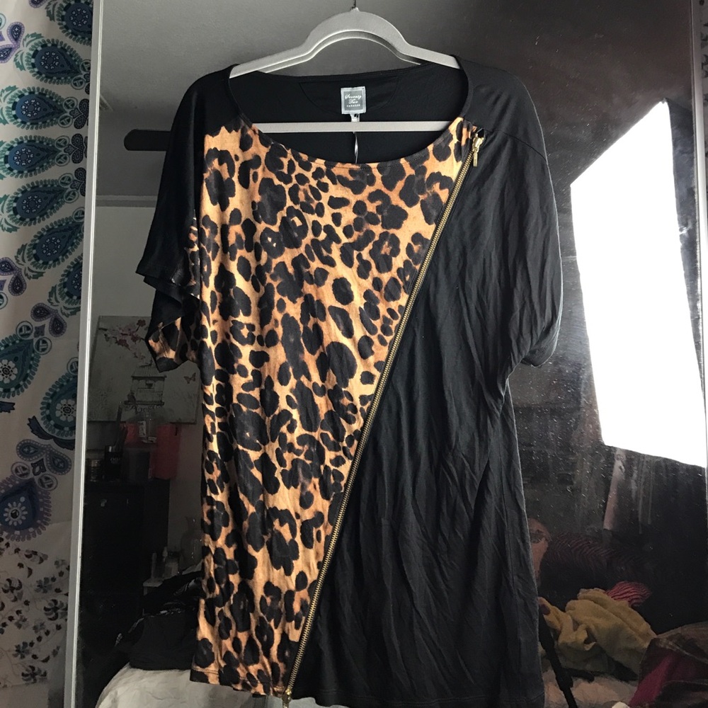 Long leopard zip top