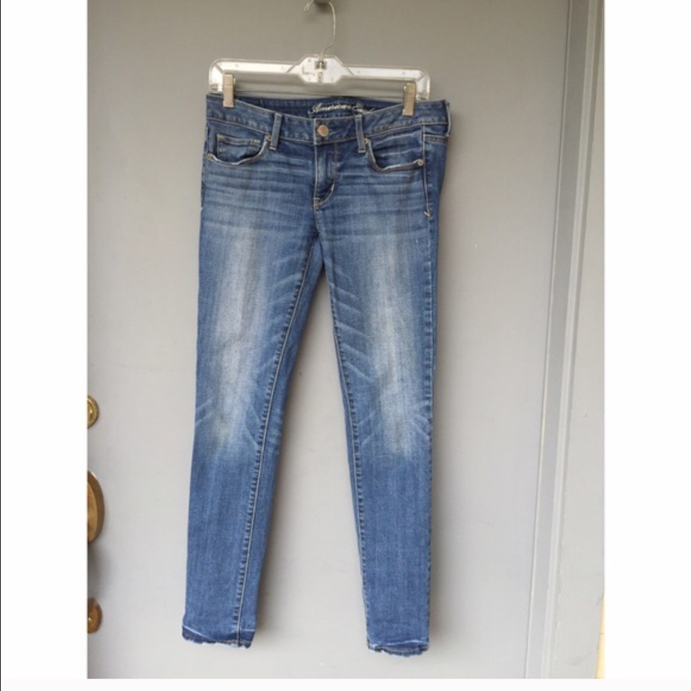 American Eagle light skinny jeans size 6 R