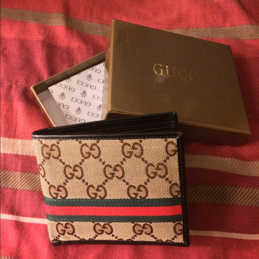 Brand new authentic Canvas Gucci Wallet