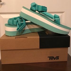Teva platform scandals mint teal white