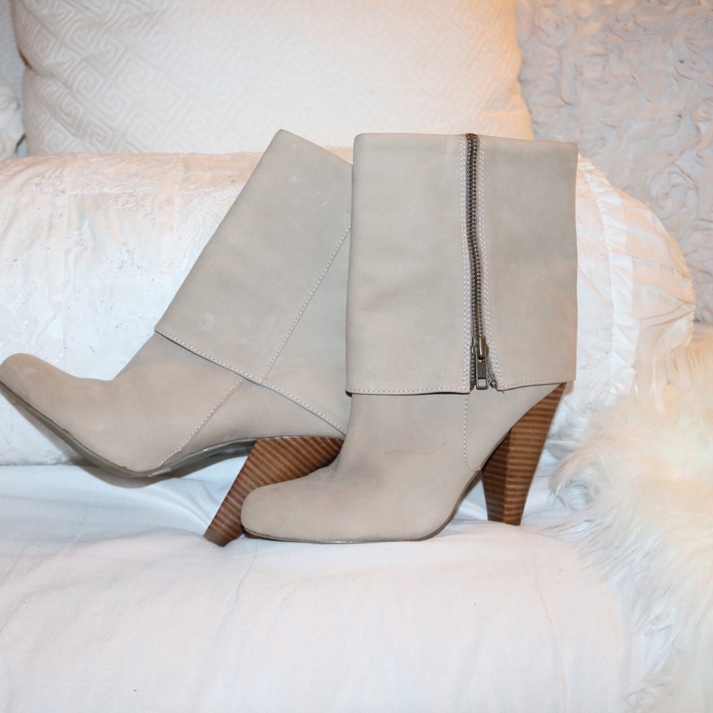 Suede Taupe Shark boot