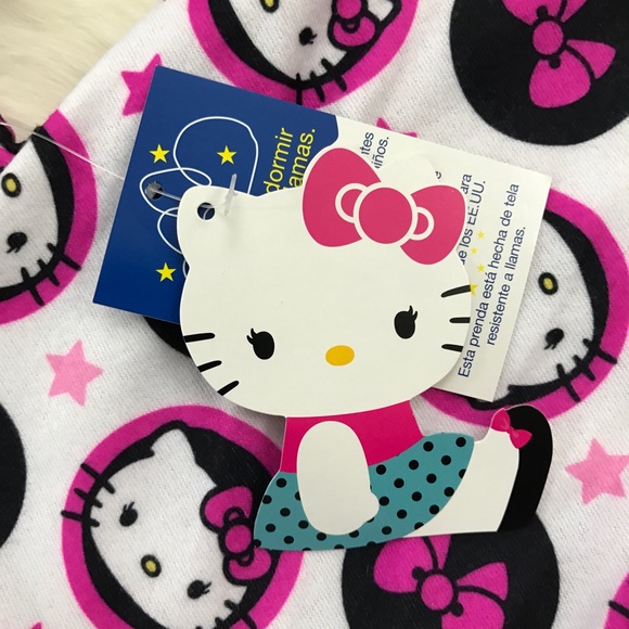 Hello Kitty Pajama Sleepwear - Picture 4 of 6