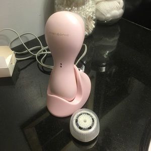 Clarisonic brush, pink, GUC