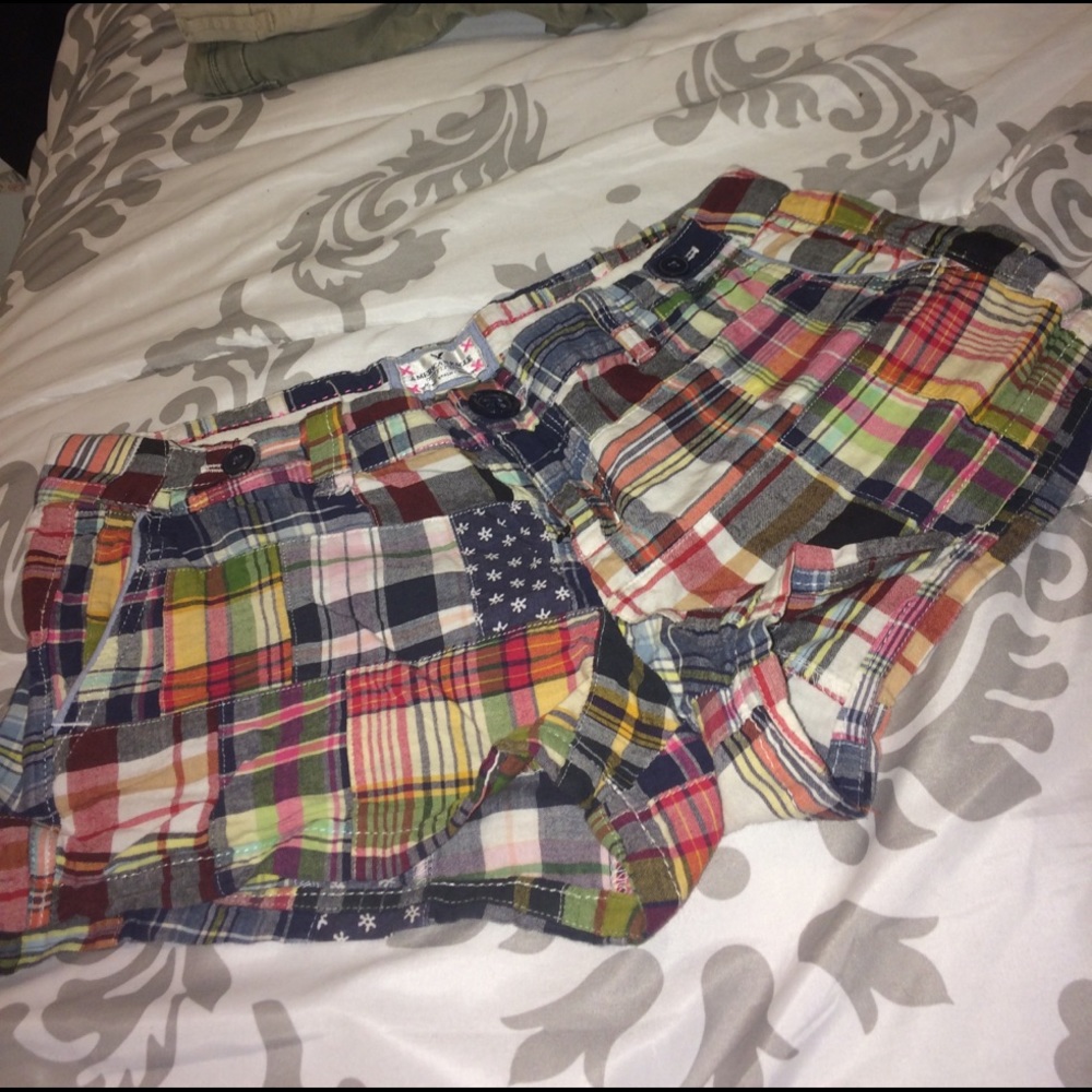 American eagle plaid shorts