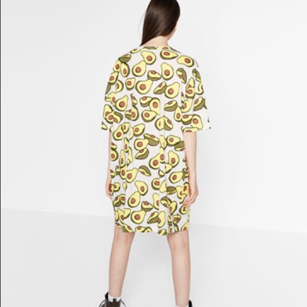 Zara T-shirt dress with avocado print - Picture 3 of 6