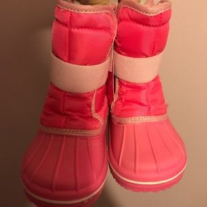 Snow boots