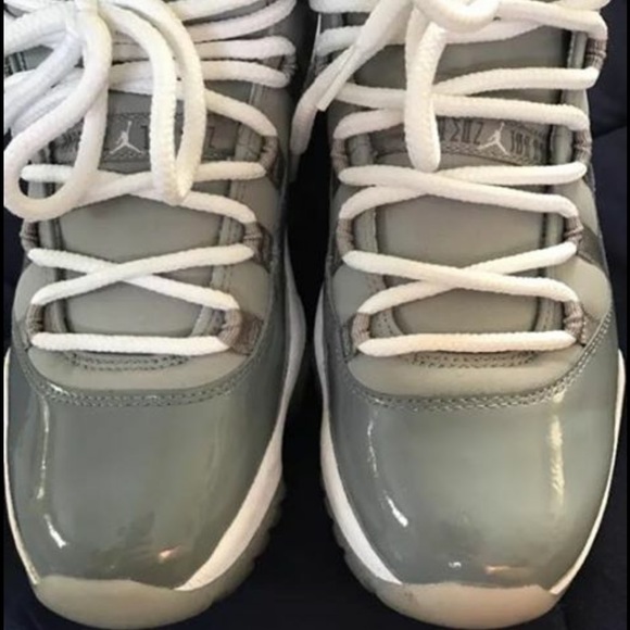 Athletic_Shoes
