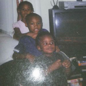 Meet your Posher, Hydia