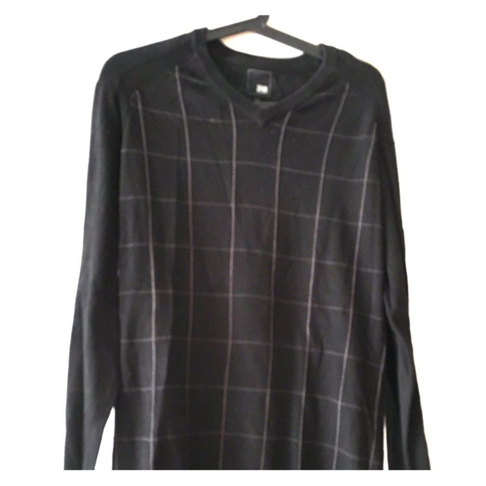 Men's v neck sweater