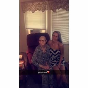 Meet your Posher, Alexis