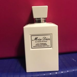 Dior blooming bouquet moisturizing body milk 6.8oz