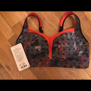Lululemon TaTa tamer III New with detached tag.