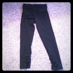 Lululemon ruffled Capri legging