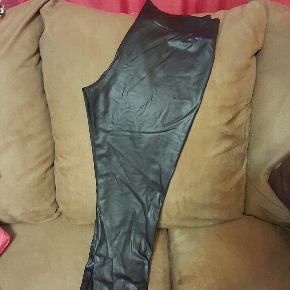 Large black liquid leggings