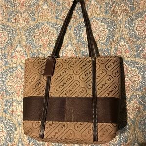 👜👜Authentic Coach Tote -- Unique Print