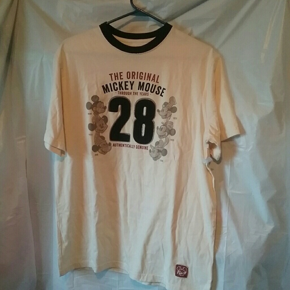Men's new with tags disney park mickey mouse shirt