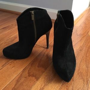 Jessica Simpson black booties