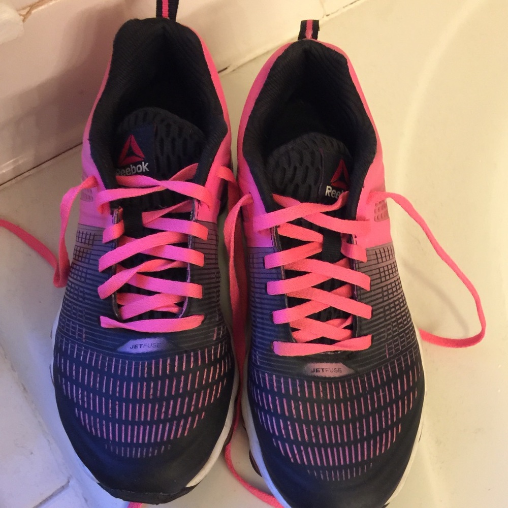Reebok JetFuel size 6.5 pink/navy