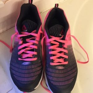 Reebok JetFuel size 6.5 pink/navy