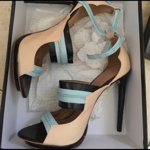 LAMB: Fun, sporty stilettos in box w/ dust bag.