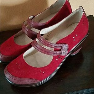 JAMBU reds! Size 8 1/2 like new! First com today!