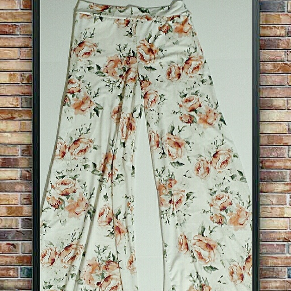 Beautiful Ivory Wide Leg Floral pants - Picture 4 of 5