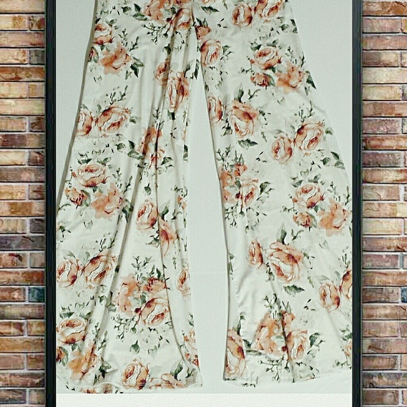 Beautiful Ivory Wide Leg Floral pants - Picture 5 of 5