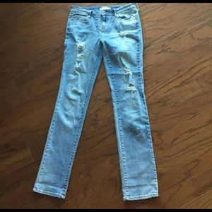 Bullhead Distressed Light Skinny Jeans