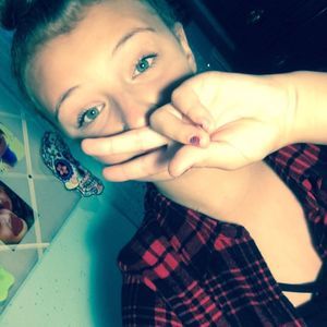 Meet your Posher, Elyssa