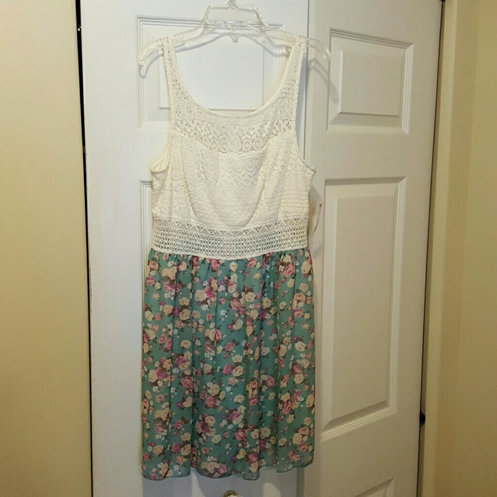 Juniors dress