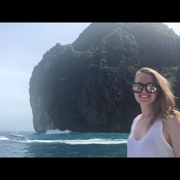 Meet your Posher, Sara - Picture 2 of 2