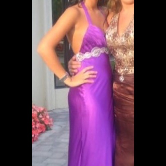 Gorgeous purple open back formal dress - Picture 4 of 4