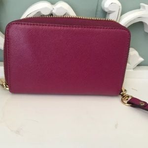 Small Michael Kors Smartphone Wristlet